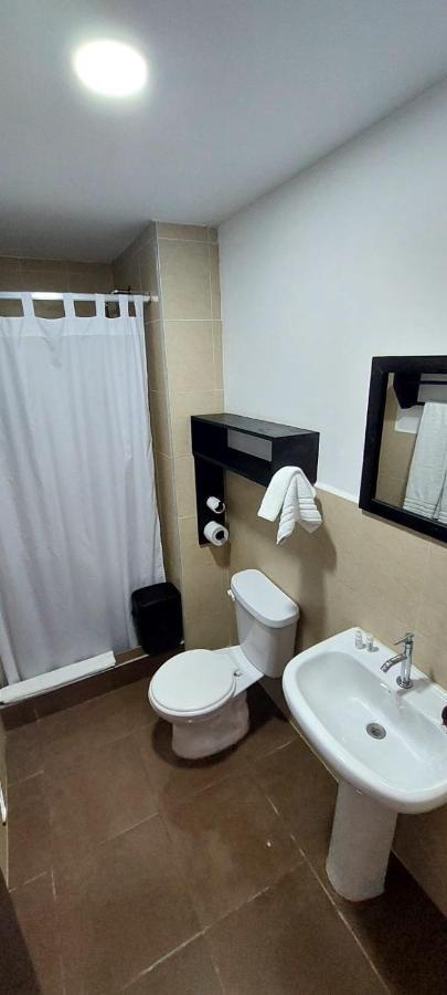 Hotel-Restaurante Ancora Puerto López Buitenkant foto